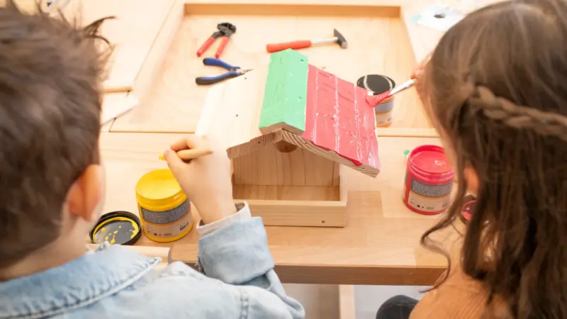 Fuglehus-byggesæt i massivt træ