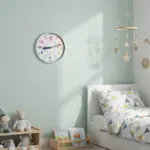 Læringsur på børneværelse